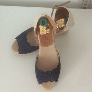 Peep toe Navy suede espadrilles